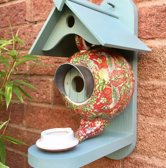 NestJoy Vogelhuisje – Kleurrijk, Duurzaam en Aantrekkelijk voor Elke Tuin
