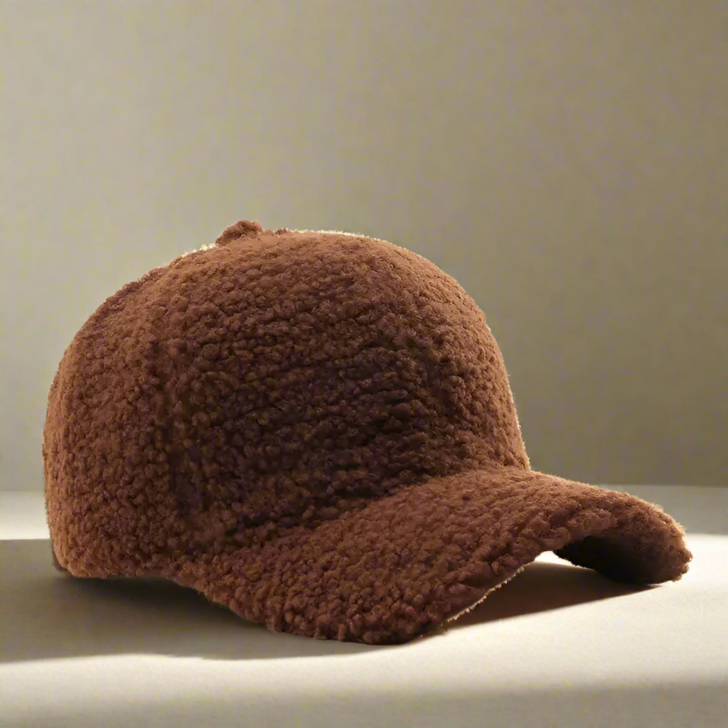 Frosty Teddy Cap – Warm, Zacht & Stijlvol voor de Winter