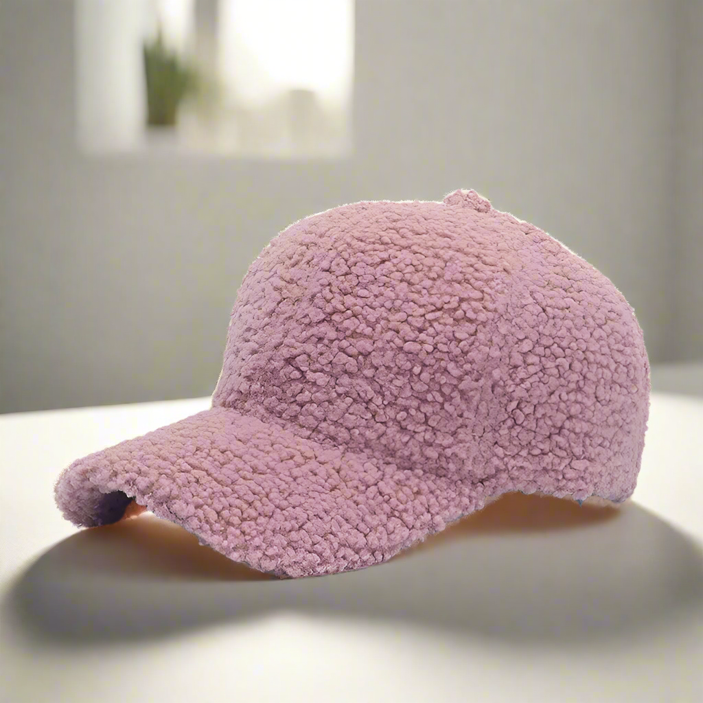 Frosty Teddy Cap – Warm, Zacht & Stijlvol voor de Winter