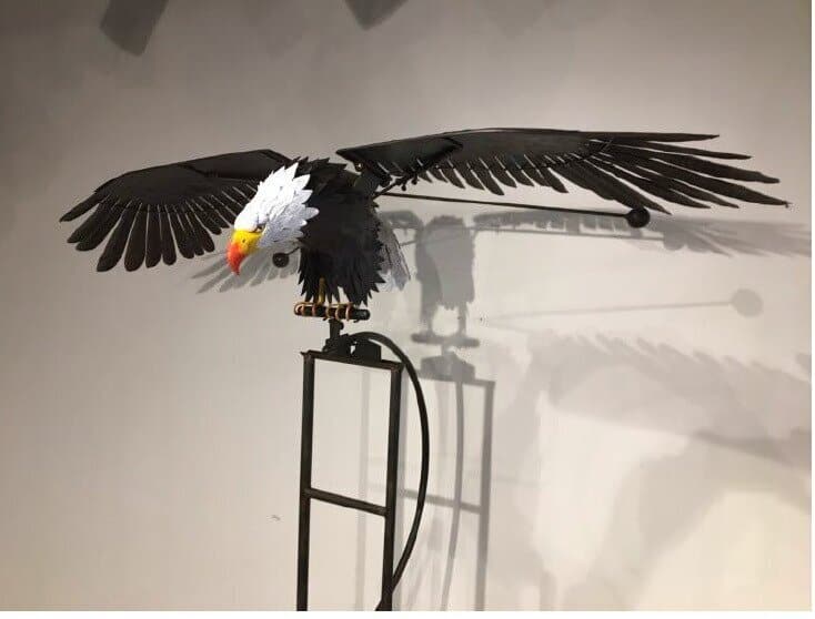 SkyWing Metalen Windvogel – Dynamische Tuindecoratie met Beweging