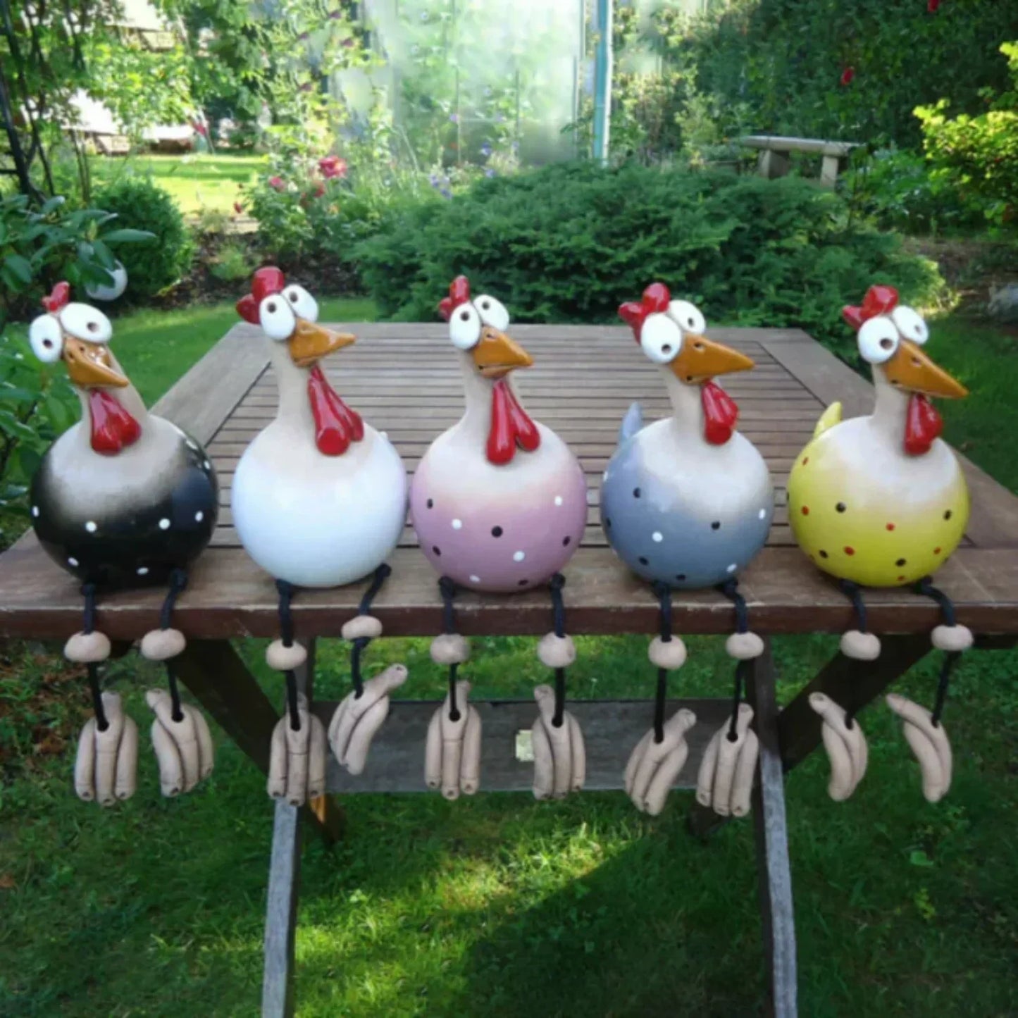 ChickCharm Tuindecoratie – Vrolijke Kippen voor een Speelse Tuinsfeer