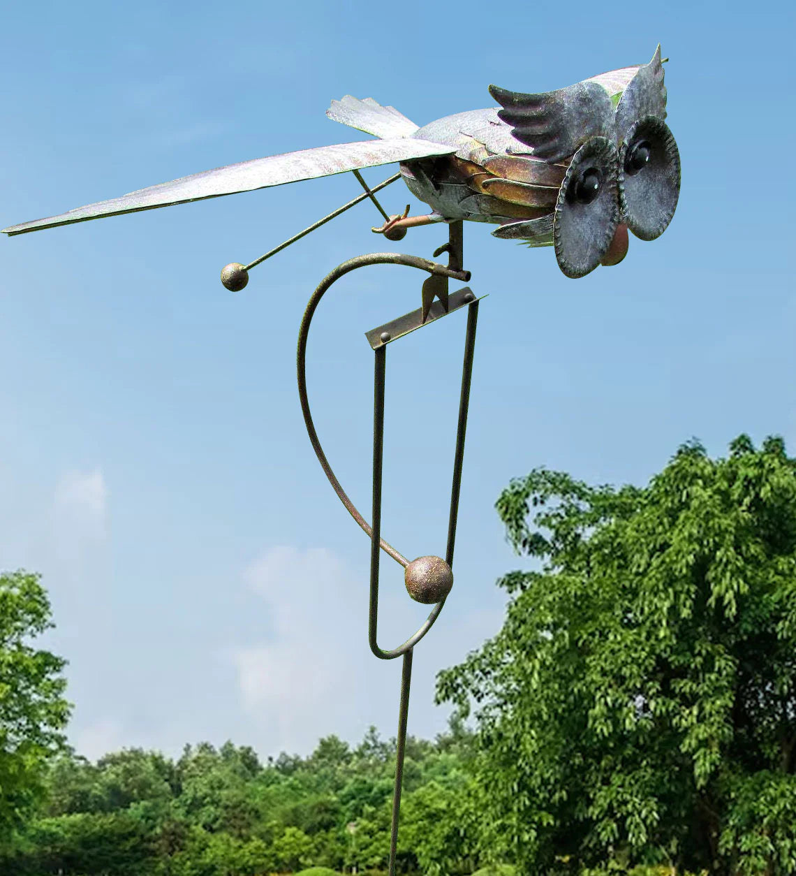 SkyWing Metalen Windvogel – Dynamische Tuindecoratie met Beweging