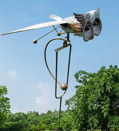 SkyWing Metalen Windvogel – Dynamische Tuindecoratie met Beweging