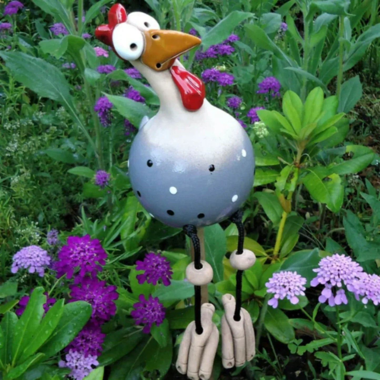 ChickCharm Tuindecoratie – Vrolijke Kippen voor een Speelse Tuinsfeer
