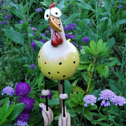 ChickCharm Tuindecoratie – Vrolijke Kippen voor een Speelse Tuinsfeer